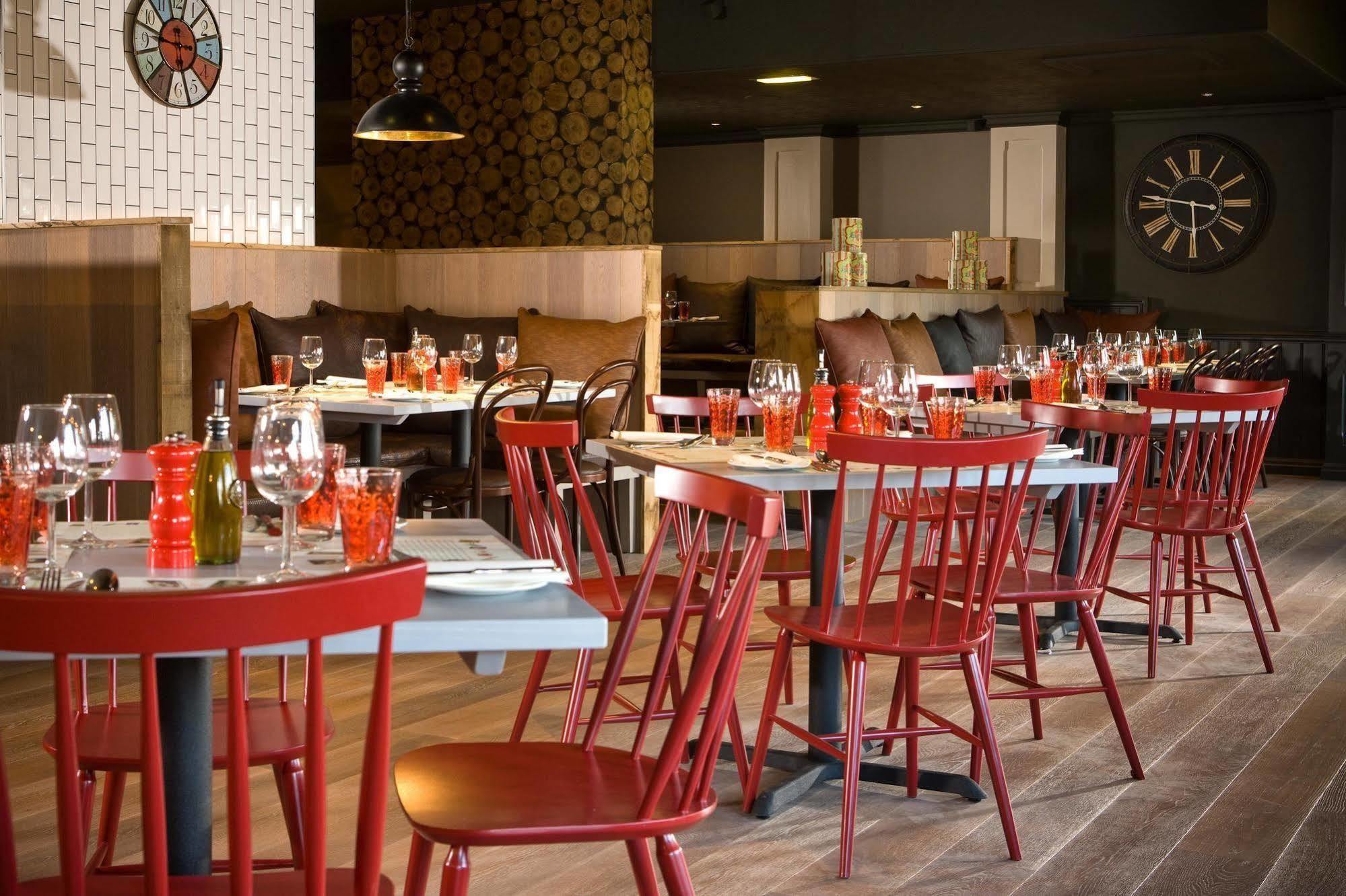 Village Manchester Hotel 3*